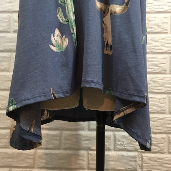 NWT ⭐️ dusty blue top ⭐️ - Picture 5 of 6